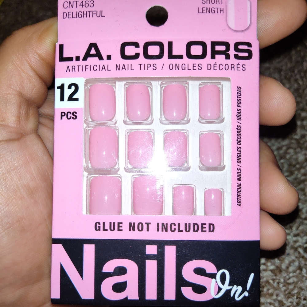 Press on nails